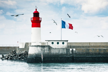 port pêche bretagne marin breton bateau hauturier côtier poisson crustacé artisan défense aoc...
