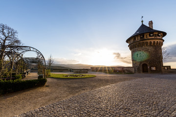 Terasse auf dem Schloss mit Sonne und blauen Himmel, Wernigerode, Harz
