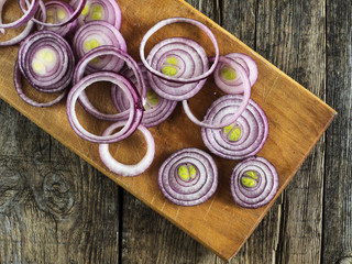 Sliced blue onion