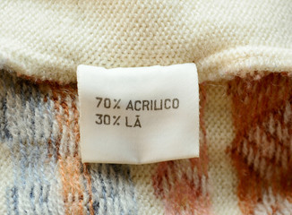 Acryl / Wolle / Etikett