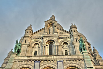 Fototapeta na wymiar Basilique du Sacré Coeur à Montmartre, Paris en france