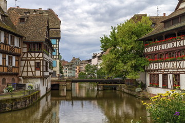 Fototapeta na wymiar Bridge in Petite France, Strasbourg