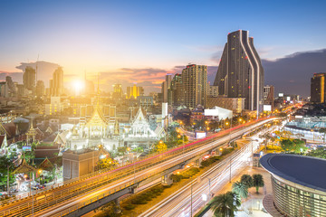 Fototapeta na wymiar Highway and skyling in business zone or downtown of Bangkok Thai