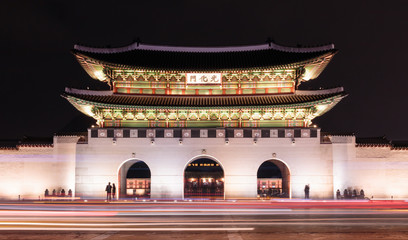 Fototapeta na wymiar Gwanghwamu, the main gate of Gyeongbokgung palace in Seoul