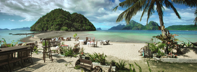 El Nido, Palavan, Phillippines relax in cafe