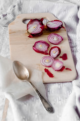 Red onion. Healthy eating. sliced