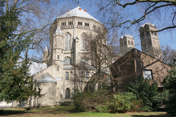 Fototapeta premium Kirche St. Gereon, Köln, Deutschland