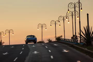 Foto op Plexiglas Old car on street of Havana at sunset, Cuba © danmir12