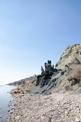 Fototapeta premium stalactites ashore lake
