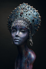 Mannequin in silver head wear