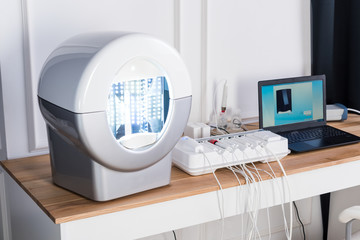Medical device for fixing the patient's skin condition