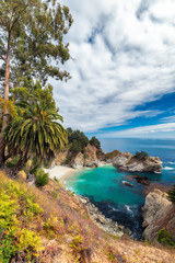 Fototapeta na wymiar A Beautiful View of the California Coastline along State Road 1.