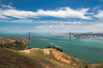 San Francisco skyline and Golden Gate Bridge, California.