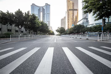Deurstickers Weg met zebrapad in de stad © jimmyan8511