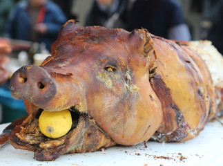 Muzzle for roast pork with Yellow Lemon