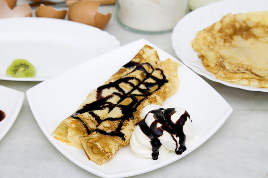 crepes and pancakes freshly made chocolate