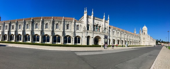 Fototapeta na wymiar Mosteiro dos Jerónimos; Lissabon