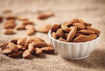 Large Organic Raw Almonds