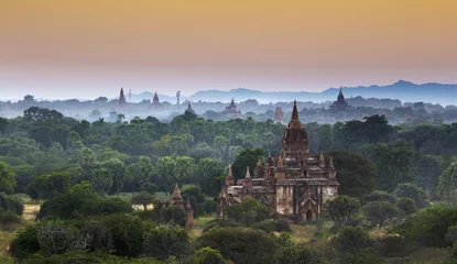 Fotobehang Bagan temple during golden hour © Cozyta