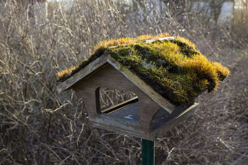 Vogelhäuschen seitlich