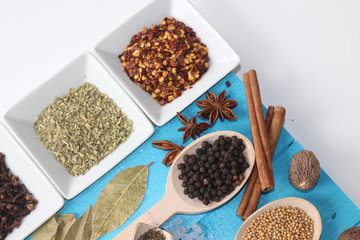 spices and herbs, spice, herb, pepper, garlic, mustard, clove, allspice, nutmeg, anise, anise star seed, chili, dried chilis, bay leaf, cinnamon, 