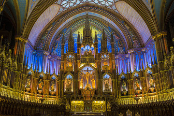Fototapeta na wymiar Interior of Notre Dame Basilica, Montreal, Canada