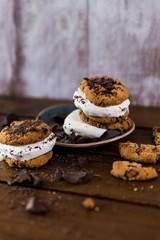 Biscuit sandwich with ice cream
