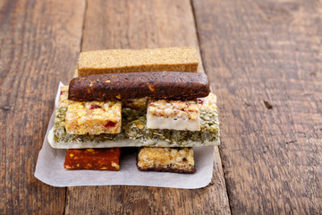Muesli / granola / fruit bars