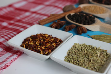 spices and herbs, spice, herb, pepper, garlic, mustard, clove, allspice, nutmeg, anise, anise star seed, chili, dried chilis, bay leaf, cinnamon, 