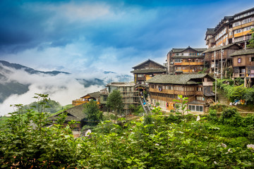 Fototapeta na wymiar village dans les montagnes chinoises