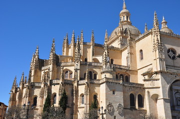 Fototapeta na wymiar Ábside de la Catedral de Segovia