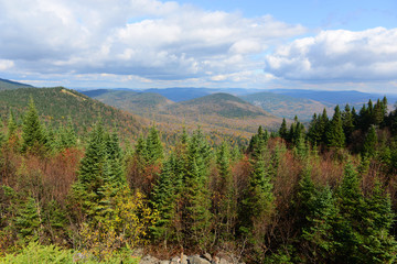 Fototapeta na wymiar Mont Tremblant fall foliage, from top of Mont Tremblant, Quebec, Canada.