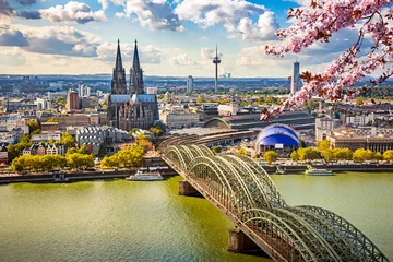 Cercles muraux Lieux européens Aerial view of Cologne at spring, Germany