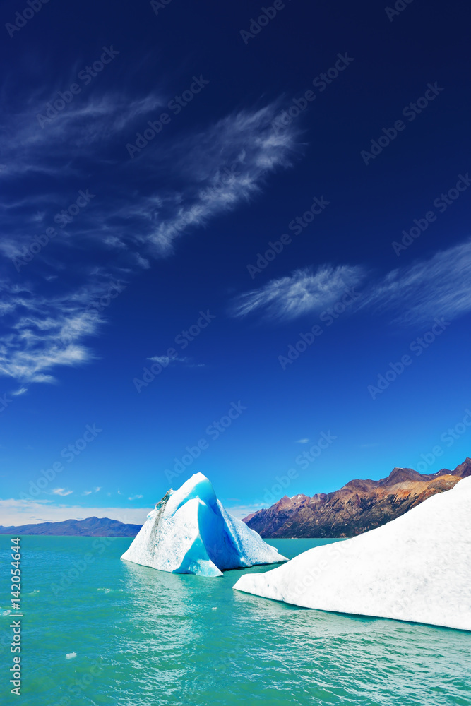 Wall mural the lake viedma in patagonia