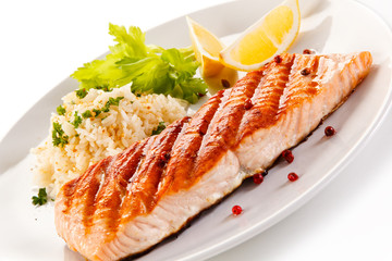 Grilled salmon with white rice