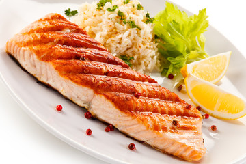 Grilled salmon with white rice