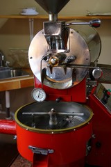 A drum type coffee roaster
