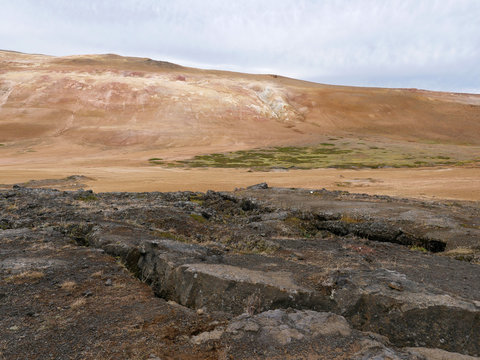 Landschaft am aktiven Vulkan Leirhnj&uacute;kur in Island