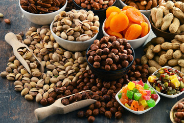 Composition with dried fruits and assorted nuts
