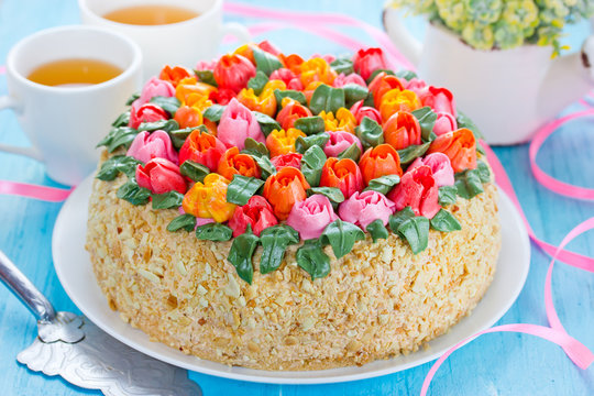 Tulip buttercream cake. Springtime cake, Mother's Day cake, Easter cake, Valentine's Day cake, Birthday cake