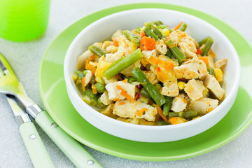 Chicken breast with vegetables and green beans