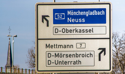 Düsseldorf Verkehrsschild (Wegweiser)