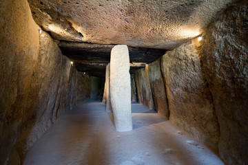 Interior del dolmen de mencia