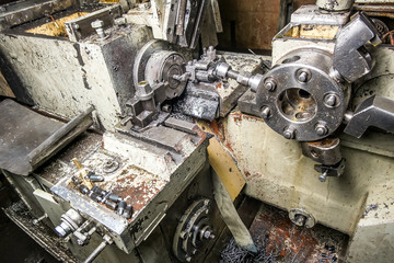 Fototapeta na wymiar the old machine in the factory