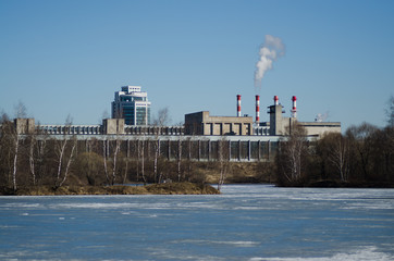 Obraz premium The power plant on a background of lake