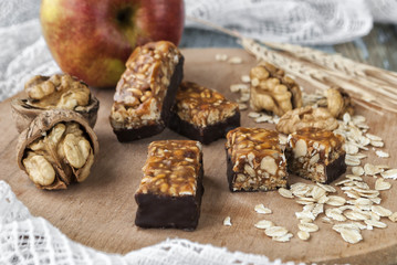 Confectionery from nuts and dried fruits