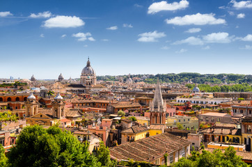 Fototapeta na wymiar panoramic view of Rome and St. Peter's Basilica, Italy