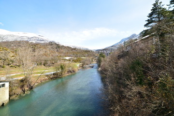 Fototapeta na wymiar Río Ésera a su paso por Seira