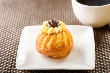 Cupcake and cup of coffee