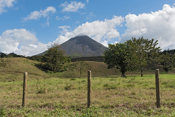 Fototapeta na wymiar The active volcano Arenal in Costa Rica